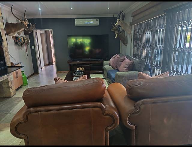 3 BEDROOM HOUSE FOR SALE IN GOLF PARK